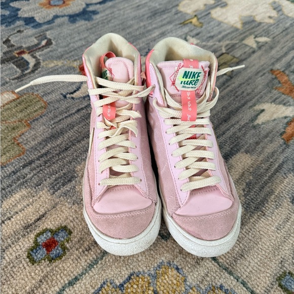Nike Blazer Shoe Mid '77 SE Dance Pink White Foam Gaze Size 5Y School Girl Women - Picture 1 of 8